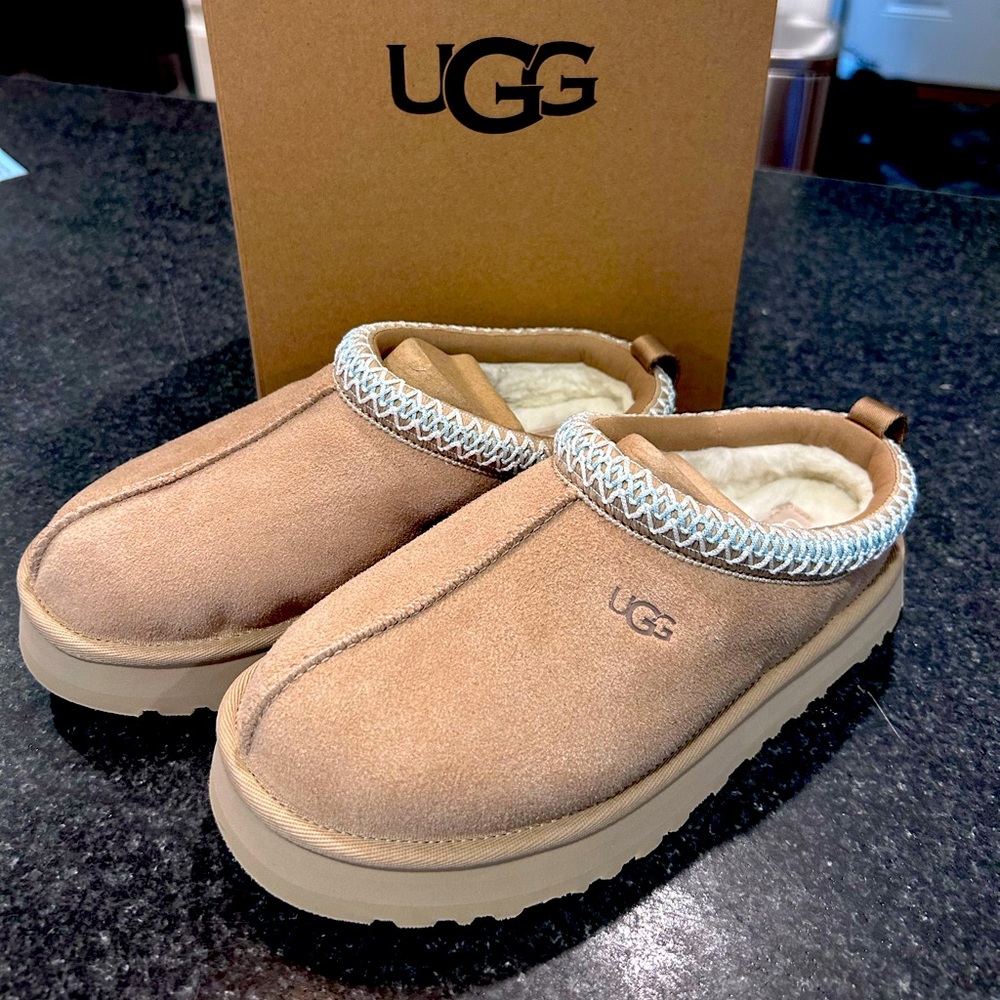 Ugg Kids Tazz FREE SHIP Sand Size 4